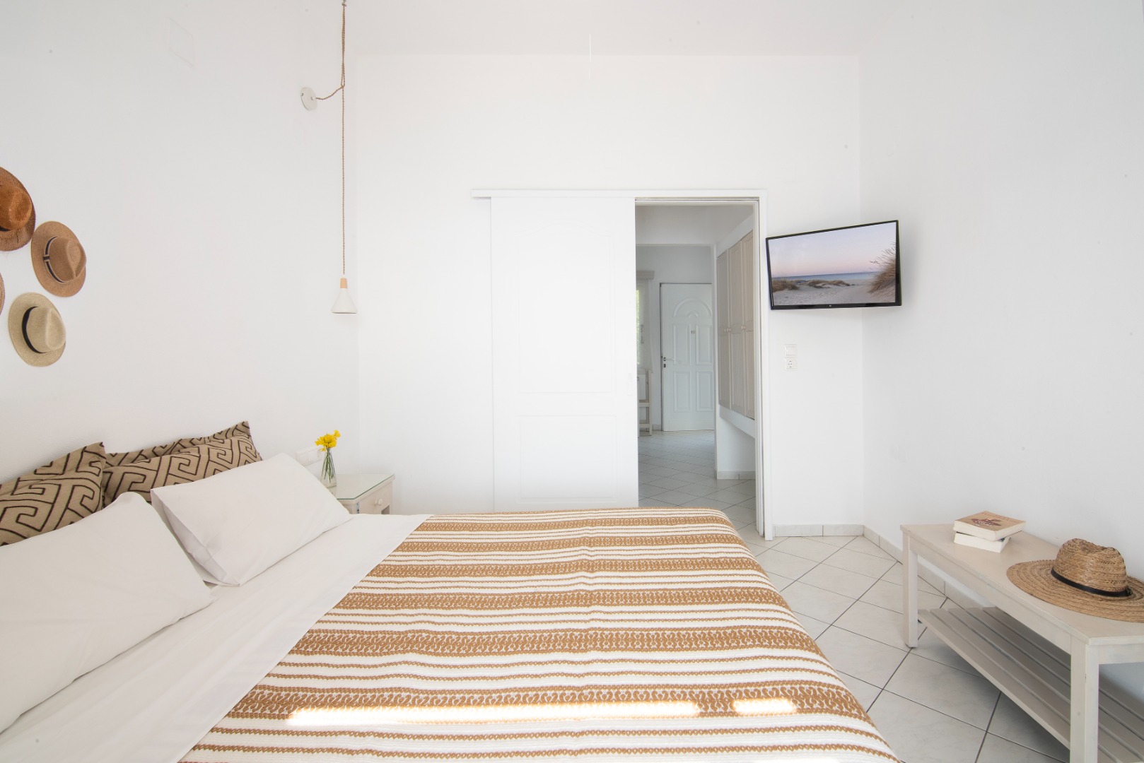 Superior One Bedroom Apartment