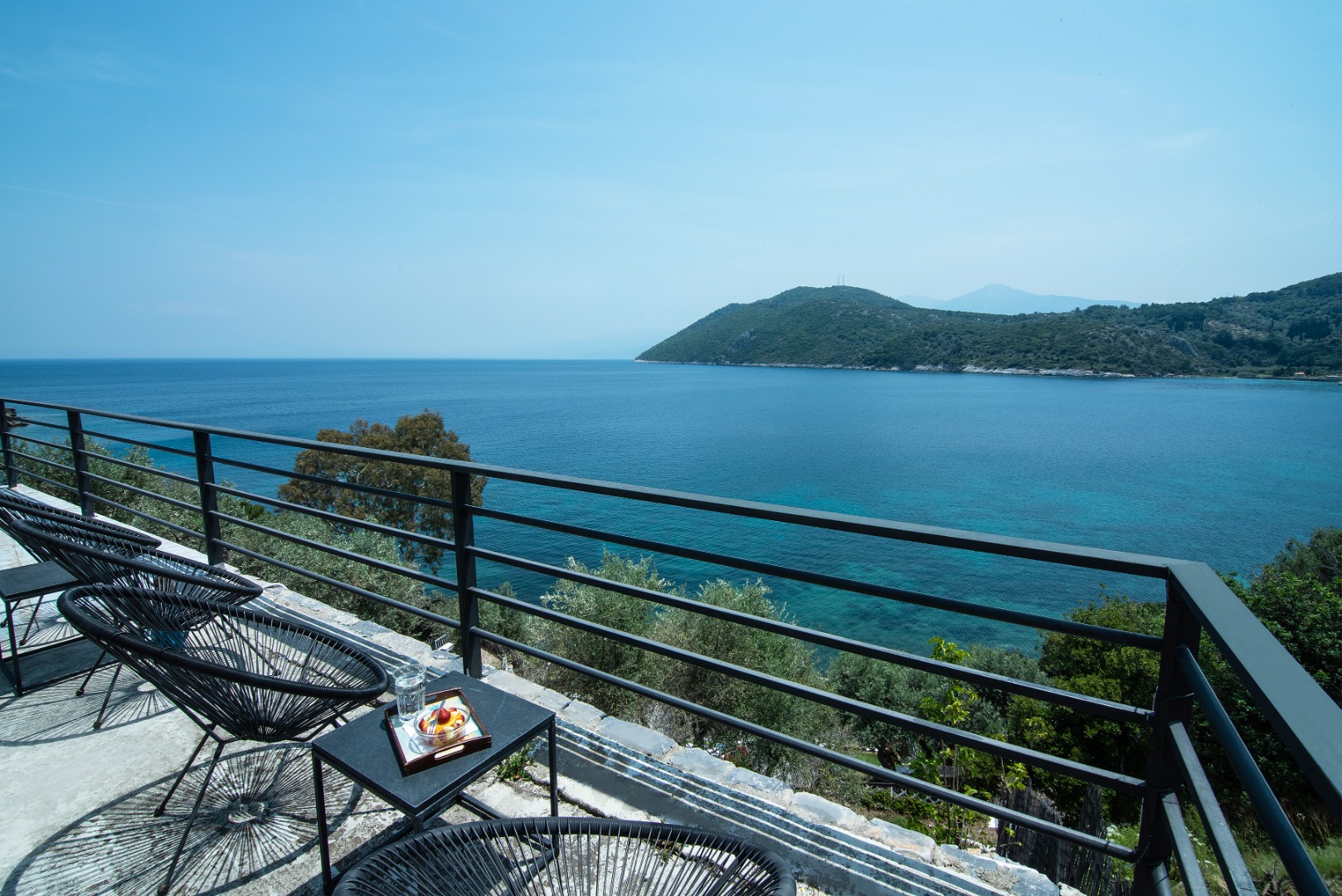 ΤΑ ΔΙΑΜΕΡΙΣΜΑΤΑ